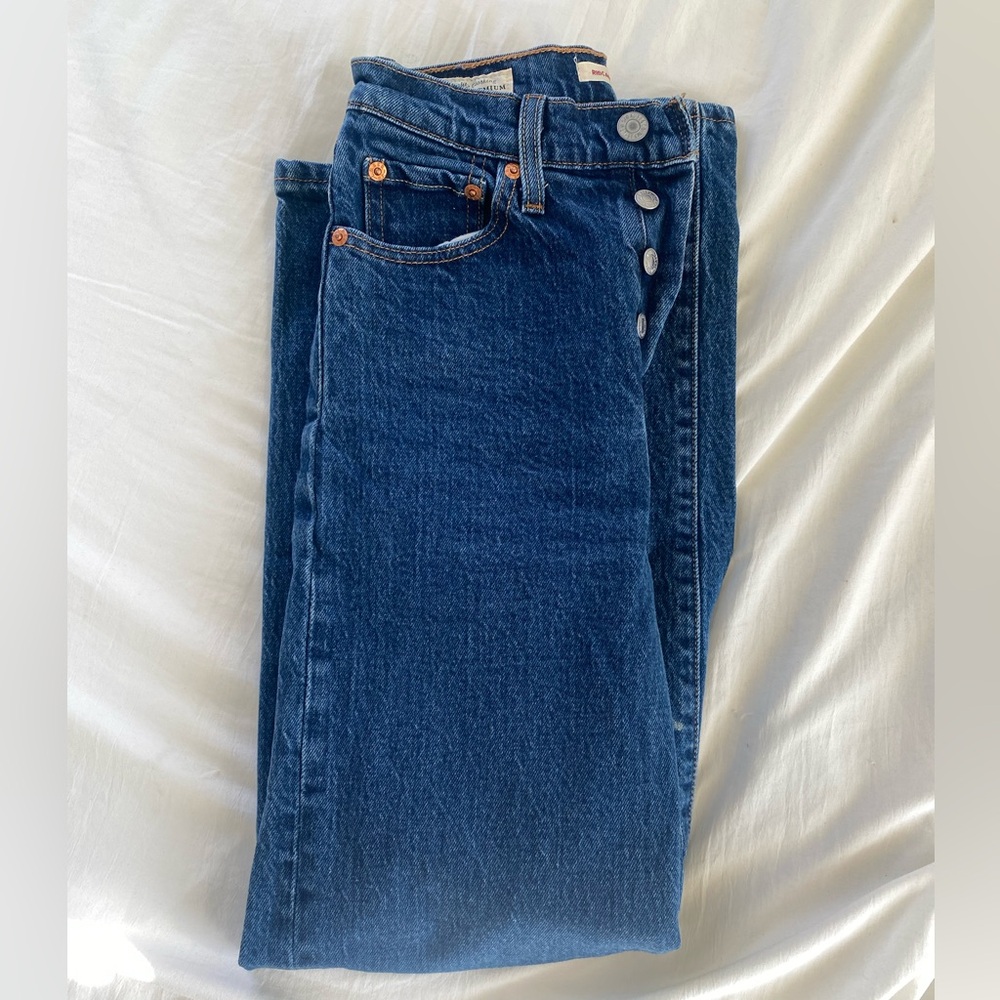 Levi’s ribcage jeans